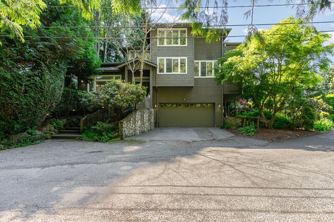 Building Photo - 5443 45th Ave W