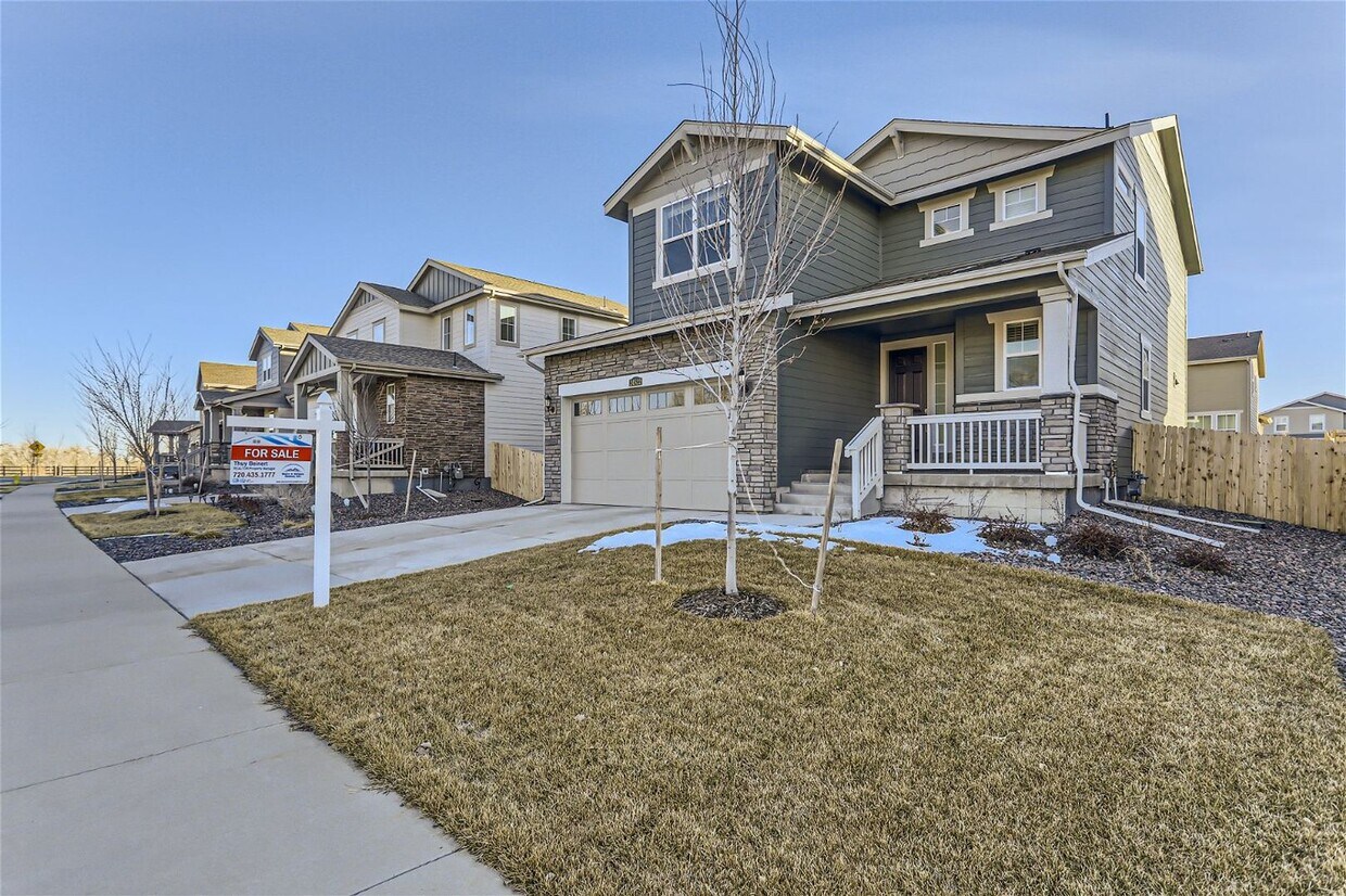 Foto principal - Stunning New Build in Aurora with Sleek Fi...