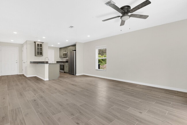 Foto del edificio - 2300 Fox Hollow Dr