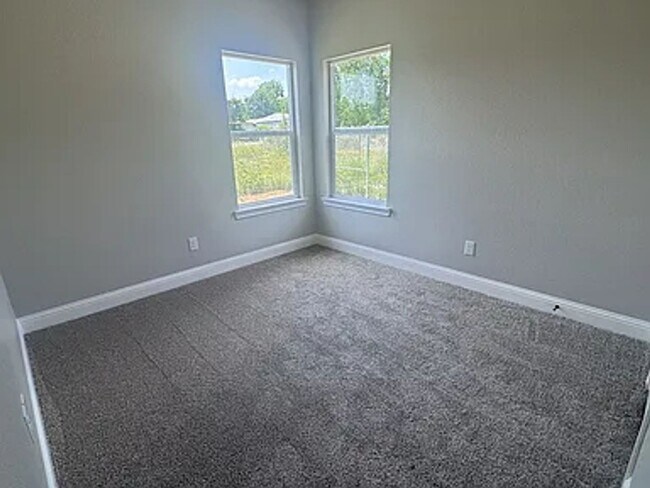 Foto del edificio - 3211 Bourland St