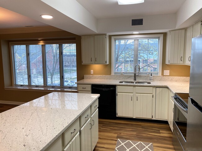 Kitchen Island - 416 N Helen Ave