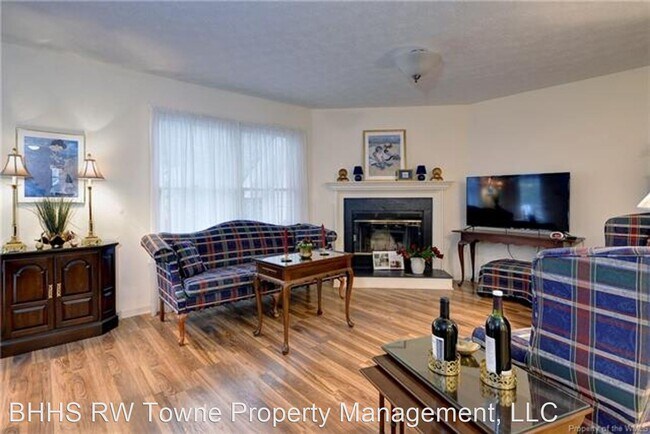 Building Photo - 2 br, 2.5 bath House - 5101 Salisbury Mews