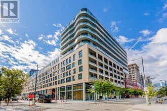 Building Photo - 425 Front St E