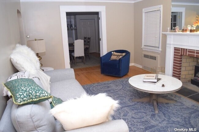 Foto del edificio - 72 Dawes Ave