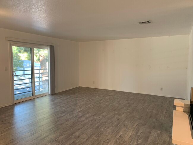 Unit 3 - Living Area w/Balcony - 5500 Vesper Ave