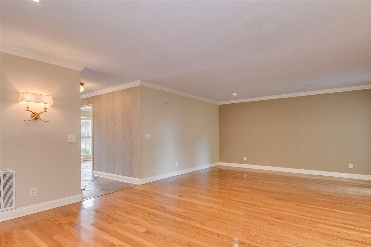 Foto del edificio - 2001 Summer Ridge Dr