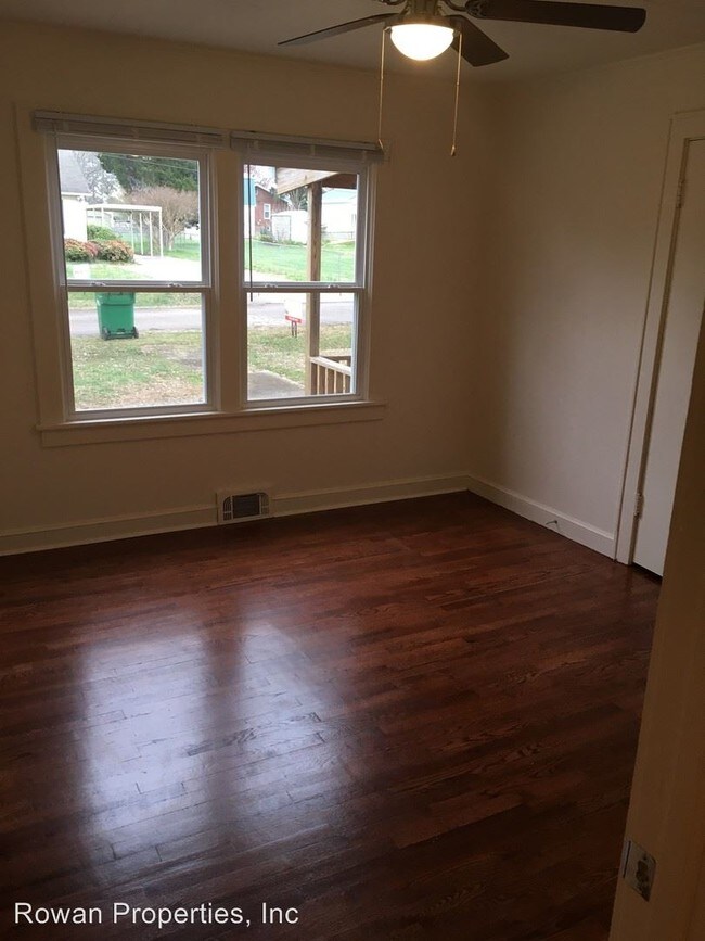Building Photo - 3 br, 1 bath House - 425 Reynolds Street