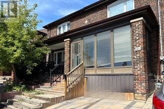 Building Photo - 524 EGLINTON Ave