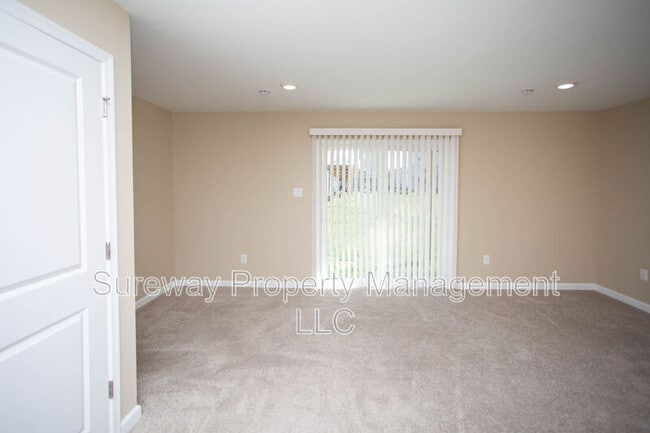 Building Photo - 239 Macoun Way