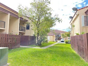 Building Photo - 680 W Park Dr