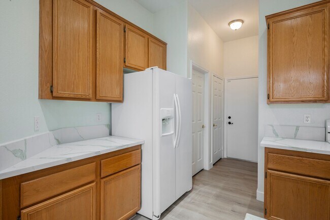 Building Photo - Honey, I’m Home! This Lovely 3 Bedroom, Two-Story Home Is Located In Summerlin.