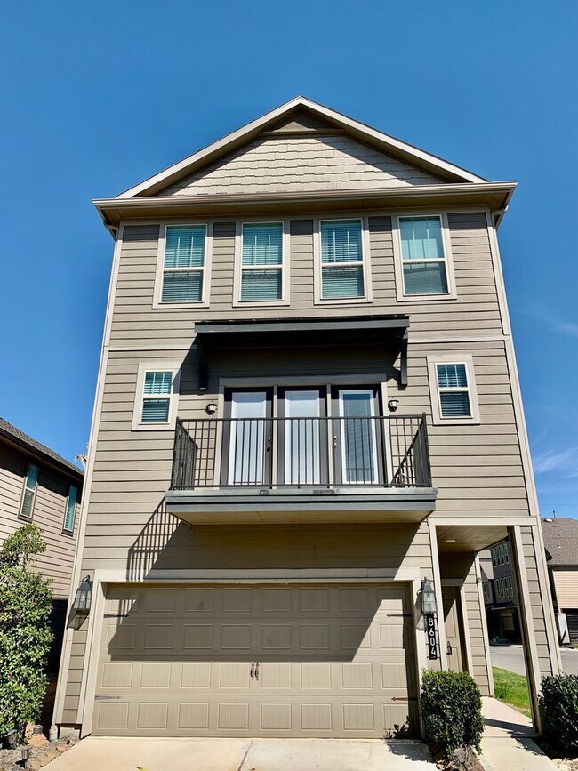 Building Photo - 8604 Cedardale Park Dr