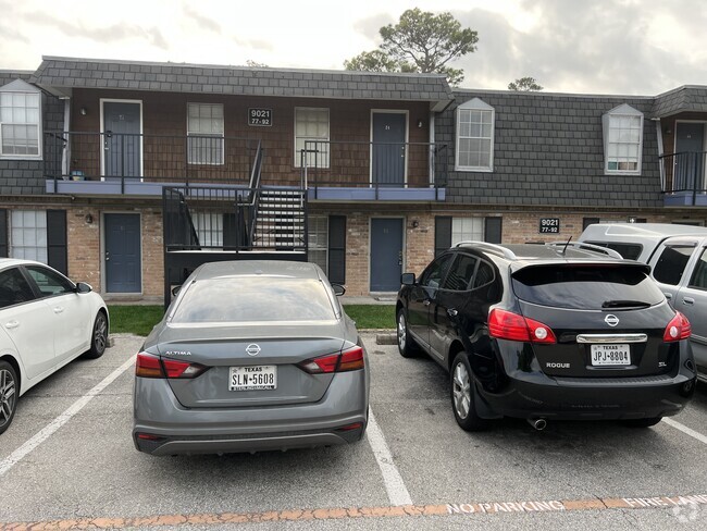 Building Photo - 9021 Gaylord Dr