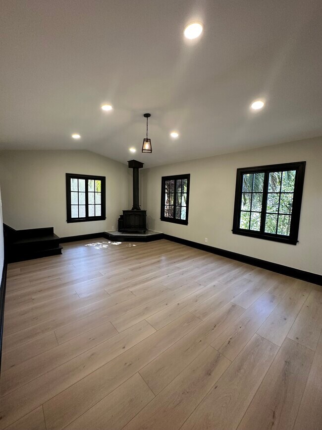 Foto del edificio - 915 Bridgeway