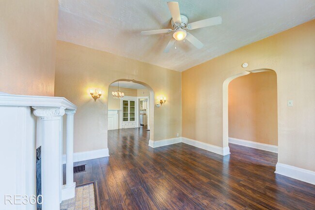 Building Photo - 3 br, 3.5 bath House - 83 Beltzhoover St  ...