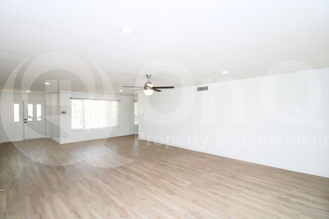 Foto del edificio - 10312 E Cactus Rd