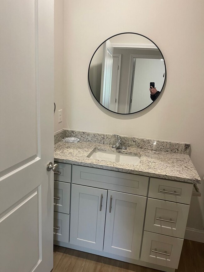 Foto del edificio - 155 Megan Ct