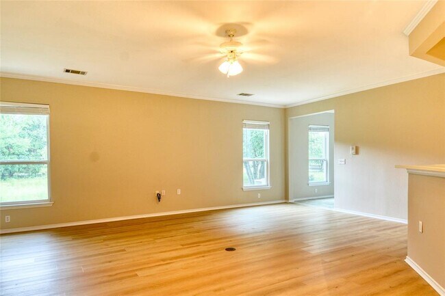 Building Photo - 115 Dickens Cir