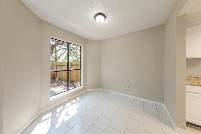 Foto del edificio - 2608 Gwendolyn Ln