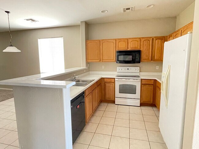 Foto del edificio - Four bedroom 2 bath in Laveen Farms