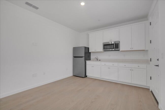 Building Photo - 12658 Rosefinch Wy