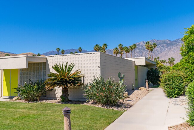 Building Photo - 74 Lakeview Dr