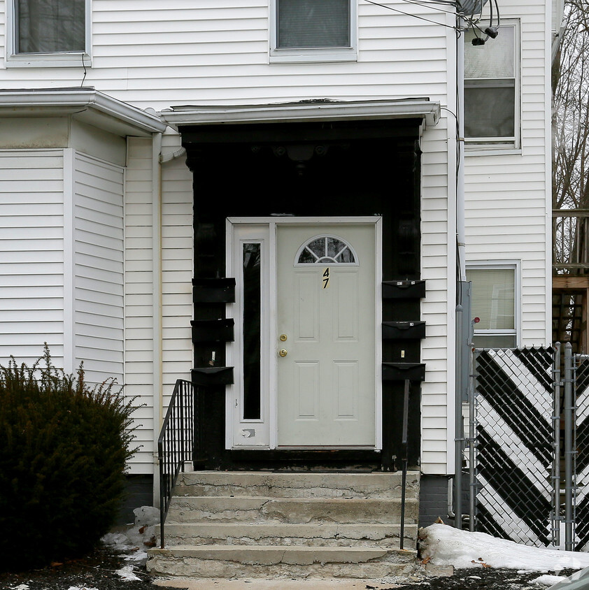  - 47 Glenwood St