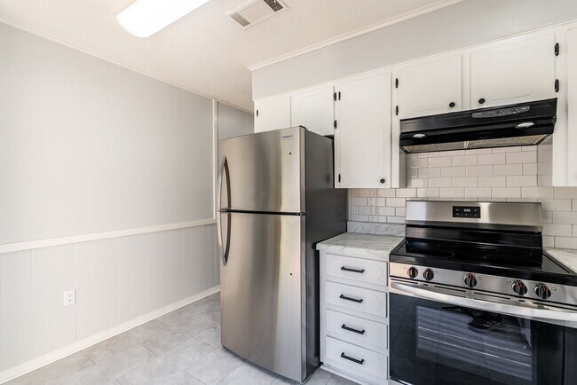 Foto del edificio - 9001 Woodbine St