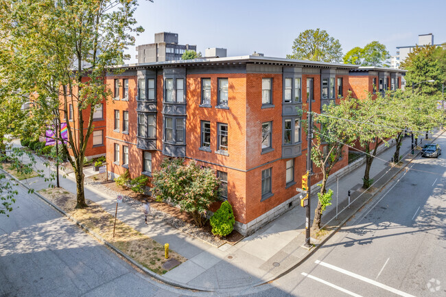 Building Photo - Blenheim Court
