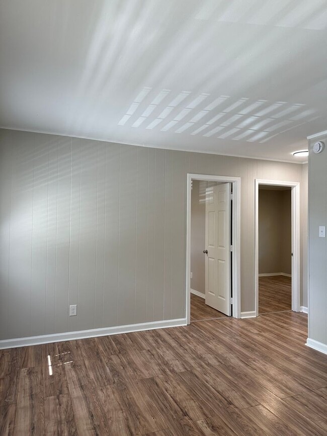 Building Photo - Oaklawn West