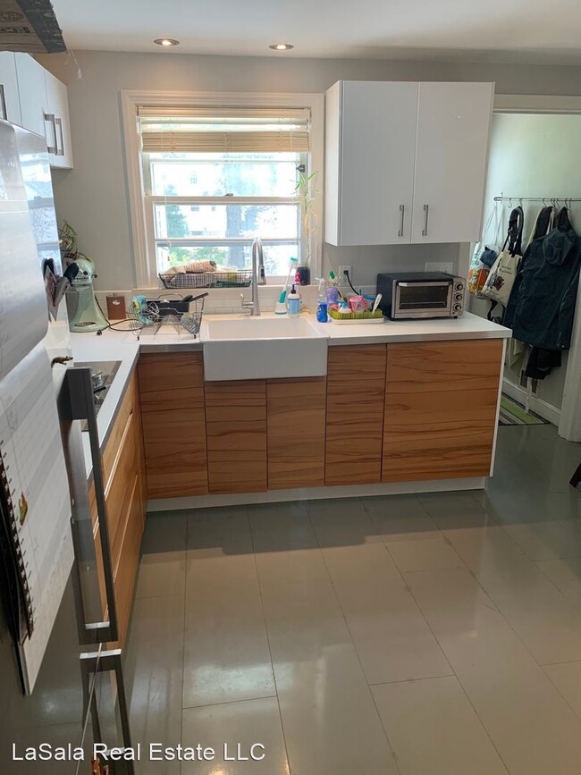 Building Photo - 2 br, 1.5 bath House - 213 Griswold Drive