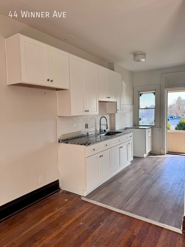 Building Photo - Spacious 2 Bedroom Olde Town East
