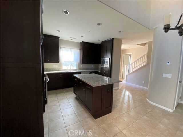 Building Photo - 83 Strawberry Grove