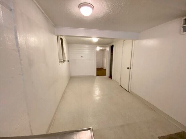 Foto del edificio - 117 High St NE