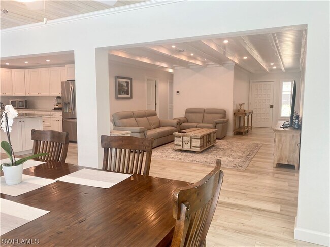 Foto del edificio - 8324 Lagoon Rd