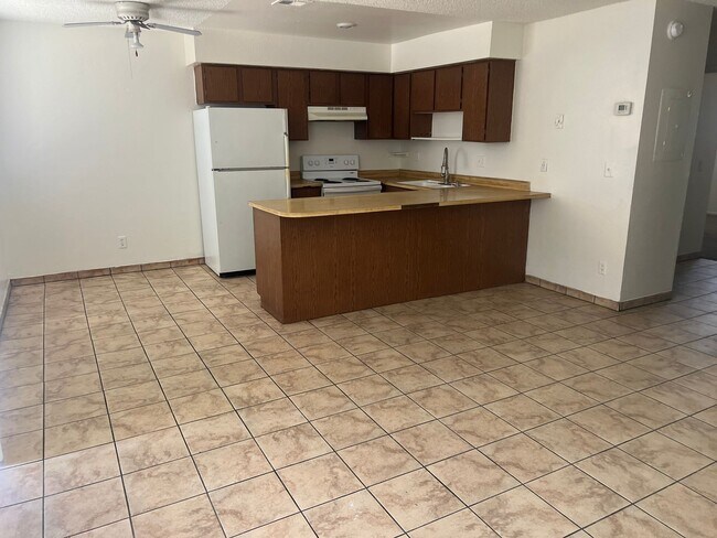 Foto del edificio - 1425 Henry Dr