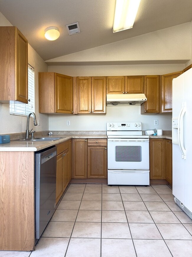 Foto del edificio - 3033 W Custer Pl