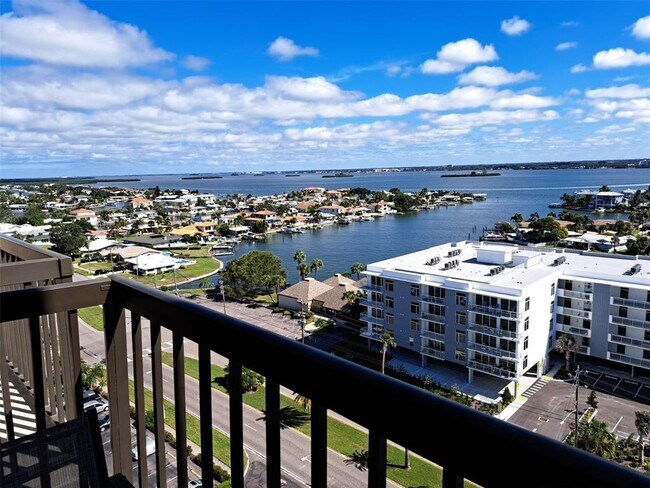 Foto del edificio - 400 Island Way