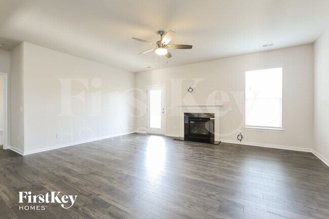 Foto del edificio - 513 Hillpark Ln