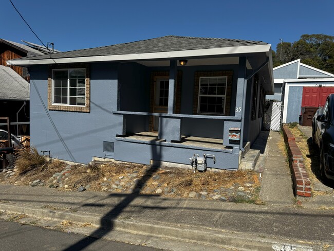 Building Photo - 35 Atherton Ave