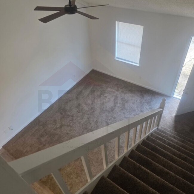 Building Photo - Steeple Chase 4