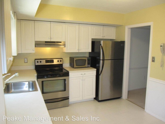 Building Photo - 7739 Tiverton Dr