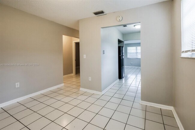 Building Photo - 9233 SW 204th Terrace