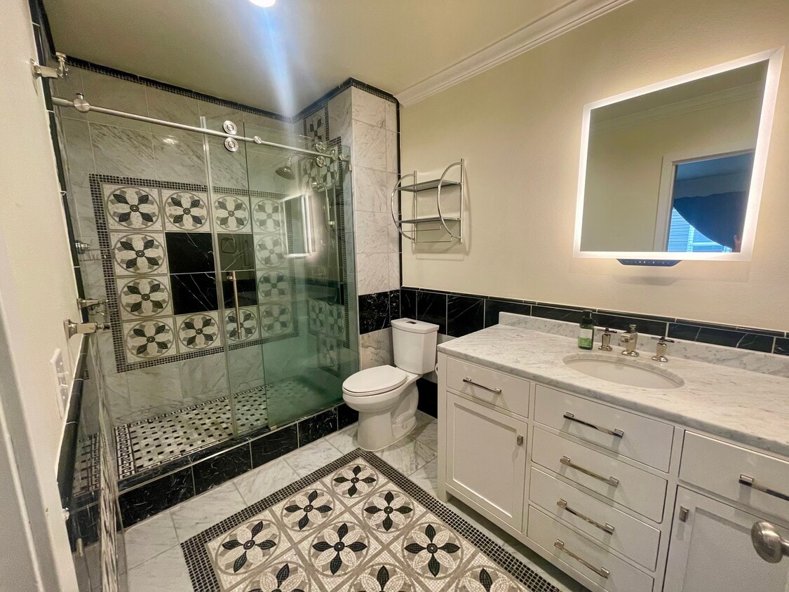 Foto principal - 524 6th Ave W