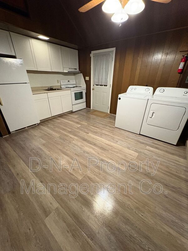 Foto del edificio - 60 Buckhill Rd