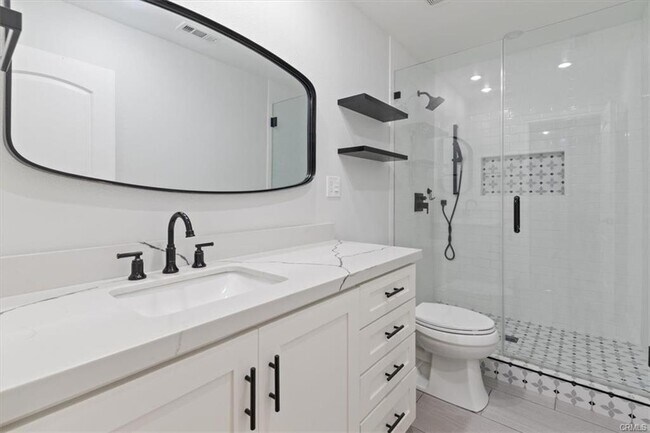 Foto del edificio - 14915 W San Fernando Mission Blvd