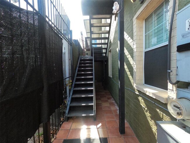 Foto del edificio - 1012 McGowen St