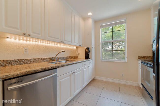 Foto principal - 2 br, 2.5 bath House - 725 N St