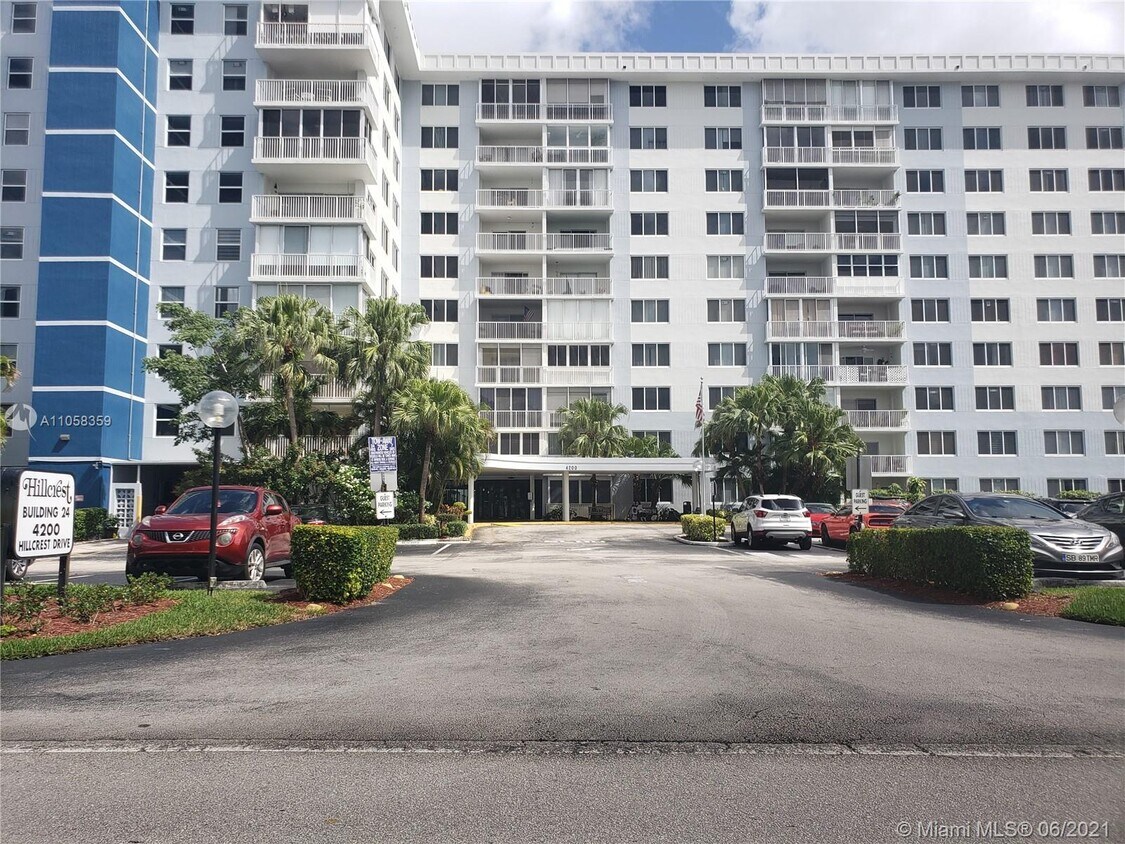 4200 Hillcrest Dr Unit 306, Hollywood, FL 33021 Condo for Rent in