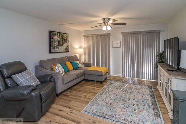 Foto del edificio - SHORT-TERM LEASE OPTIONS / FULLY FURNISHED APARTMENT/ ALL UTILITIES INCLUDED! WONDERFUL WAYNE MEM...